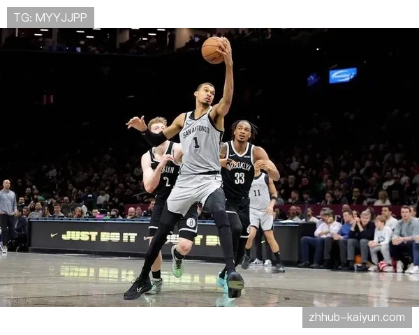 马刺八人得分上双屠76人 文班亚马护框与团队传导成战术模板 马刺八人得分上双屠76人 文班亚马护框与团队传导成战术模板